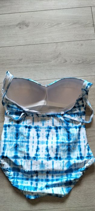 Strój kąpielowy jednoczęściowy r 44