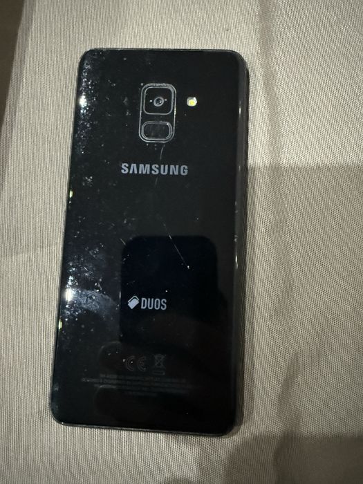 Smartphone SAMSUNG Galaxy A8 2018 (5.6'' - 4 GB - 32 GB - Preto)