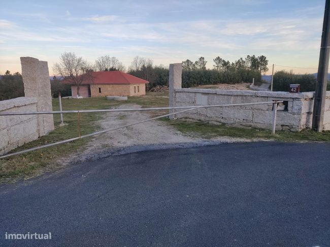 QUINTA (14.580,00m2) em TEIXOSO / COVILHÃ  com licença válida — Teixoso E Sarzedo, Castelo Branco