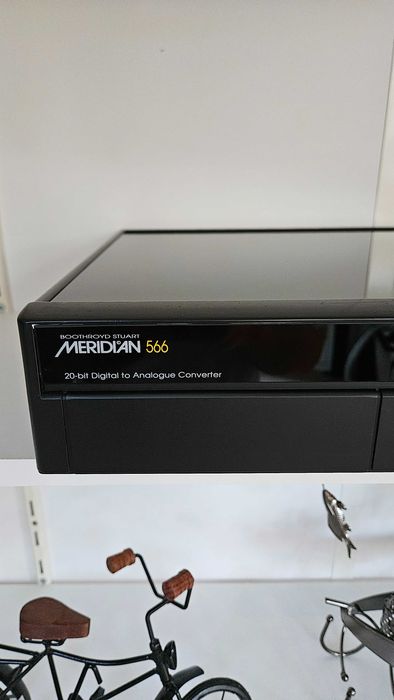 MERIDIAN 566 20 bit Hi-end XLR