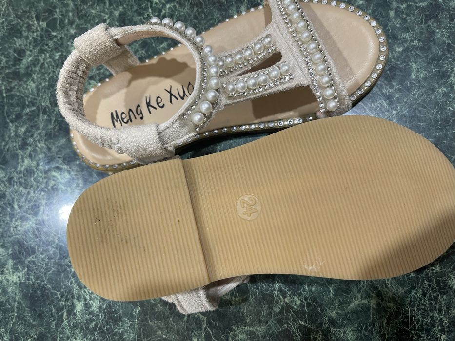 Босоніжки для дівчинки