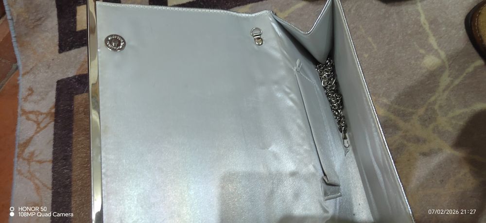 Mala senhora cerimónia