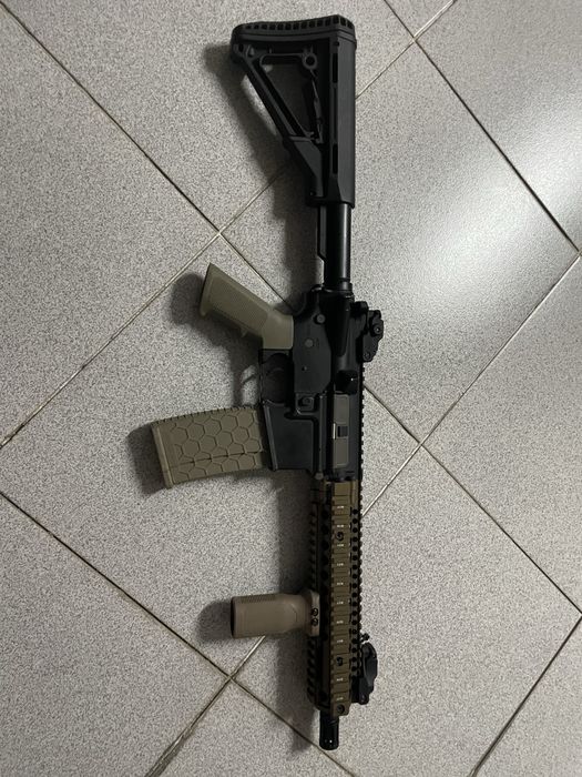 Fuzil Airsoft full metal (acompanha 7 carregadores + bateria + etc)