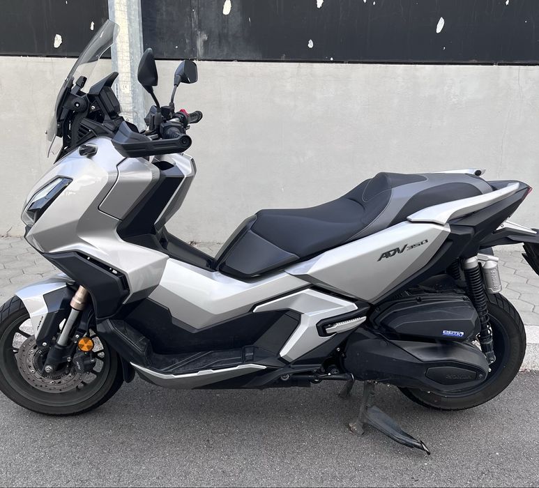 Honda ADV  350