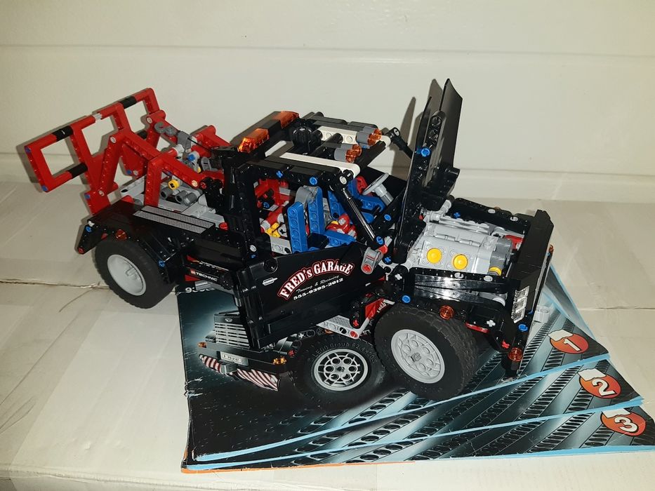 Lego Technic Furgonetka pomocy drogowej 9395 Fred's Garage