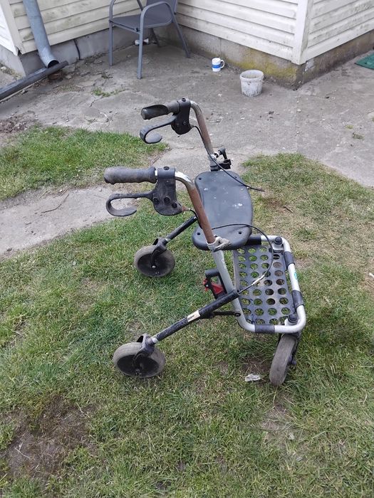 Chodziki inwalidzki .balkonik