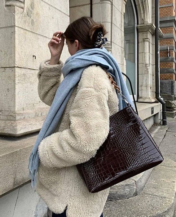 Теплий плюшевий шарф