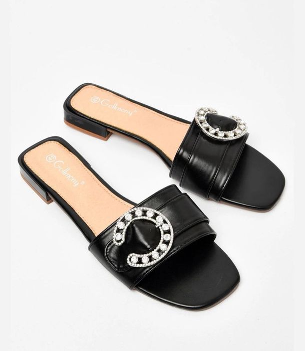 Шльопанці 38 розміру