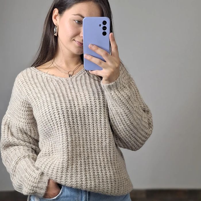 Beżowy sweterek /sweter