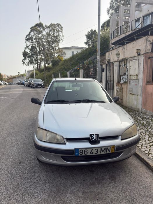 Em bom estado o carro dado que é de 1998