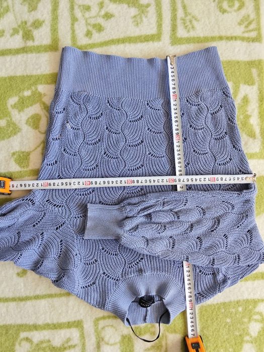 Bawełniany ażurowy niebieski luźny sweter selected famme