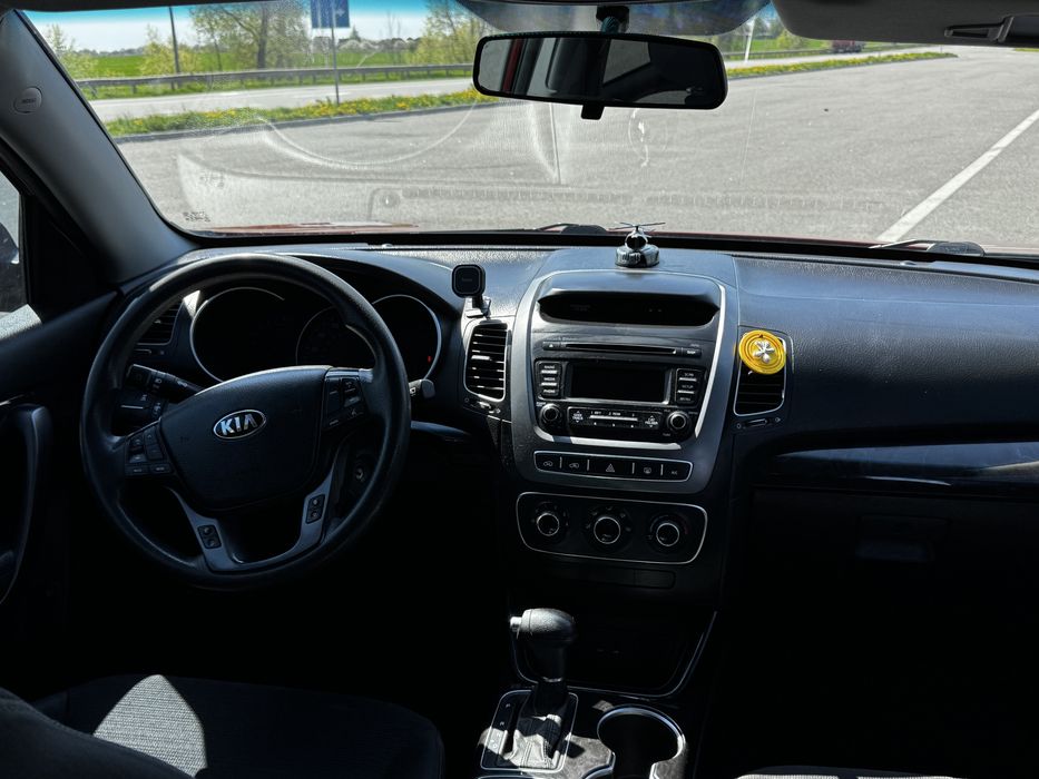Продам Kia Sorento 2013
