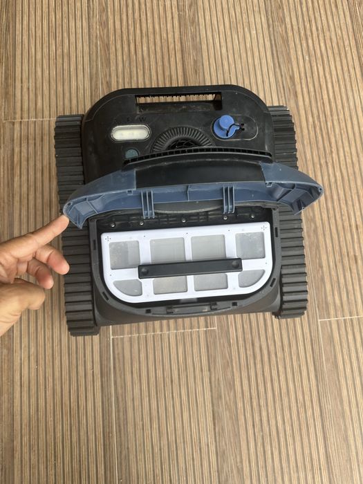 Robot aspirador de piscina