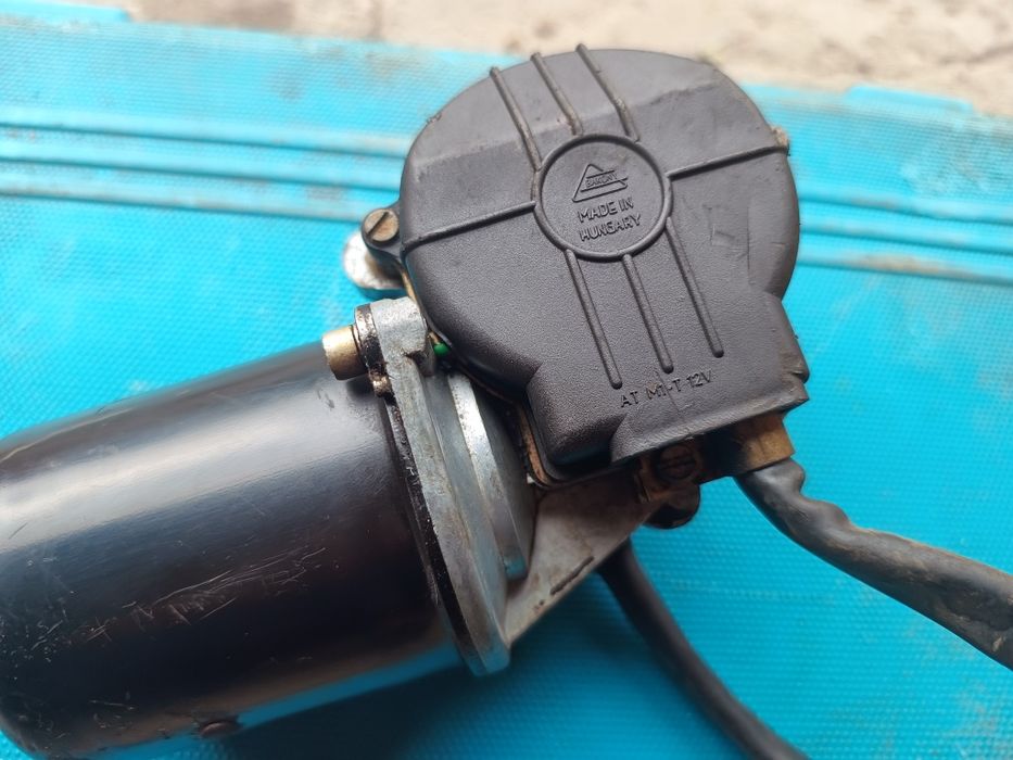 Мотор склоочисника 2108 09