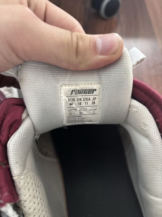 Balenciaga runner burgundy 44