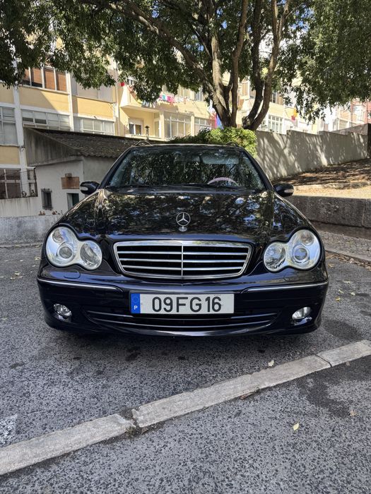 Mercedes-Benz 220