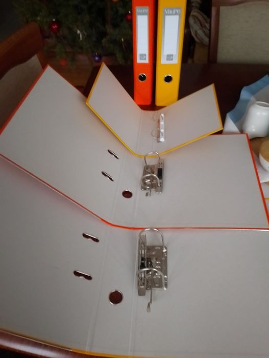 Nowe segregatory - 5 szt.