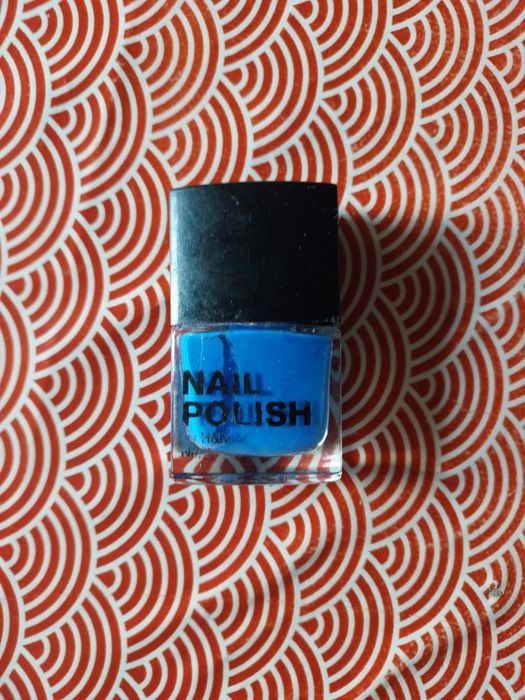 verniz azul usado poucas vezes