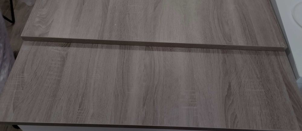 Conjunto mesa de sala e móvel