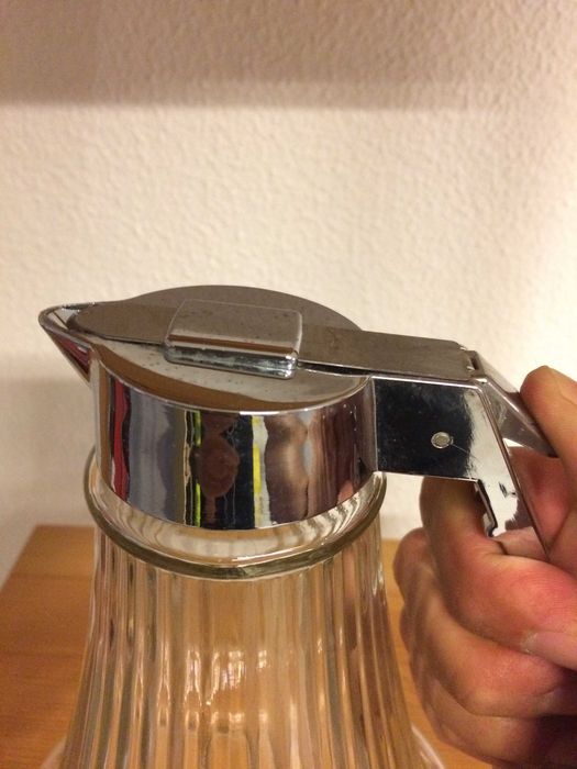 Jarro de vidro - 1 litro - com tampa doseadora em metal