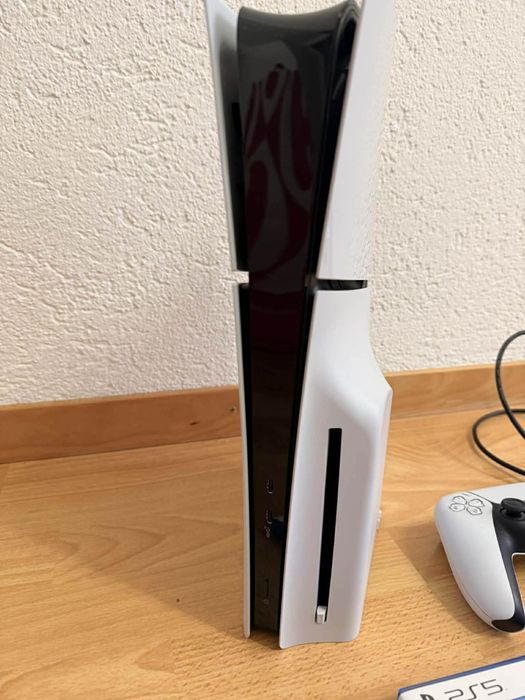 PlayStation 5 (825GB) + 3 jogos