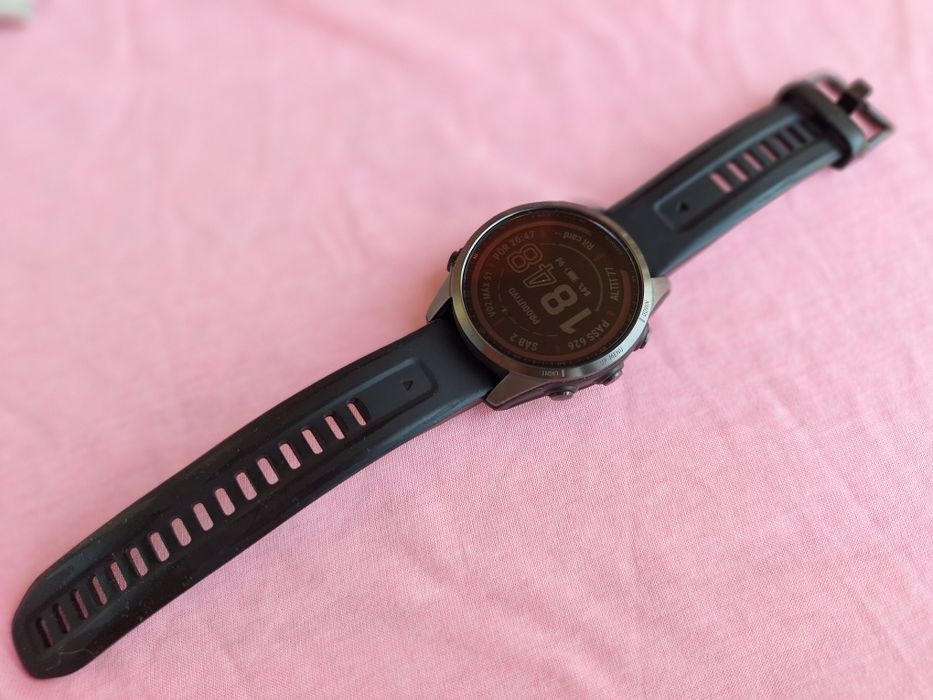Vendo garmin fenix 7s sapphire solar.