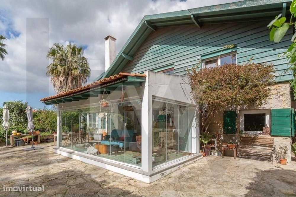 Moradia de Charme T4+T1 em Carcavelos para venda