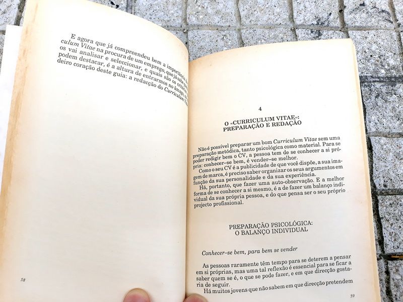 Livro "Como redigir um curriculum vitae"