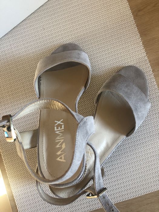 Sukienka elegancka z cekinami