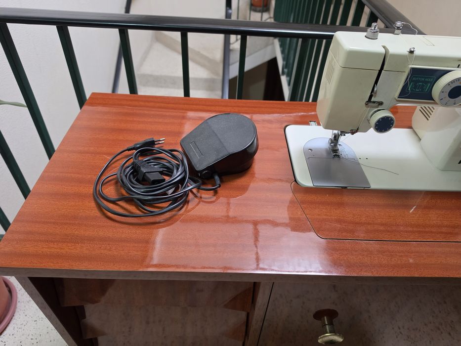 Maquina riccar de coser