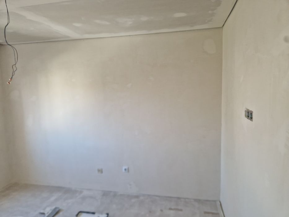 Estuque, Barramento e Pintura apartir r de 200€. Fale comigo. Watsap 913 557 523  obrigado.