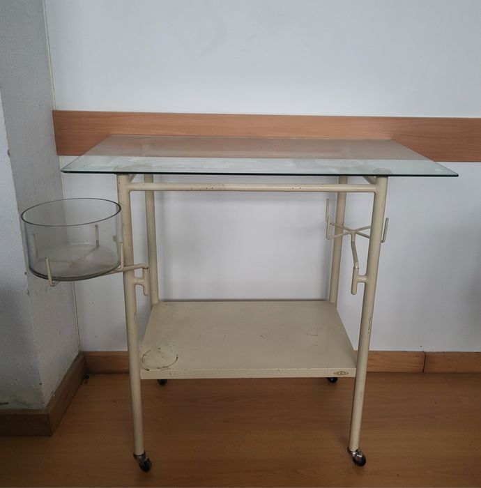 Equipamento de antigo gabinete Médico