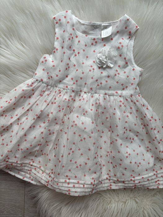 Sukienka wisienki hm 74