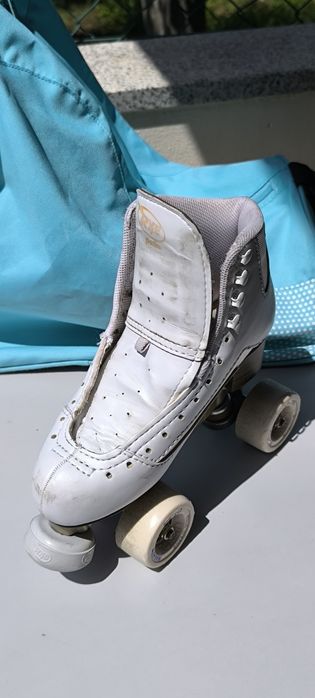Par de Patins usados