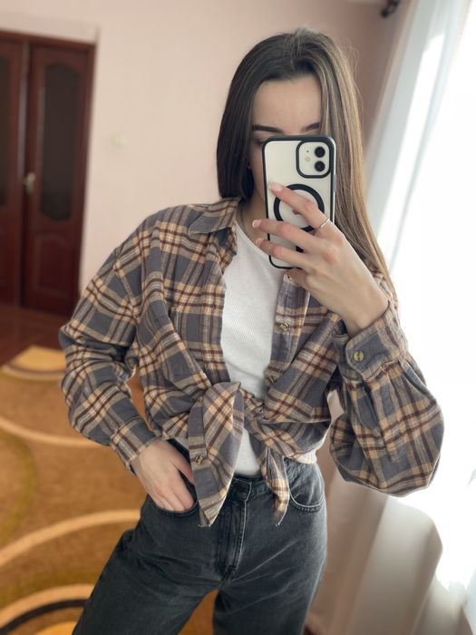 Жіноча сорочка в клітинку