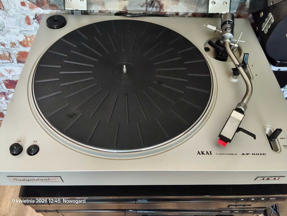 AKAI Gramofon AP-001C