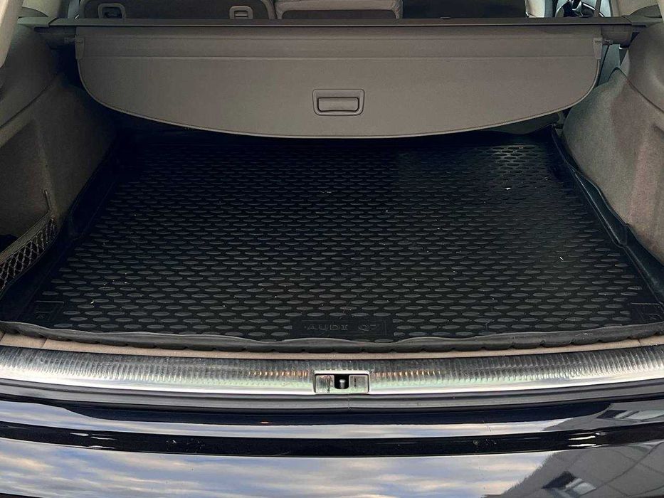 Продам сімейний автомобіль Q7 2013р.