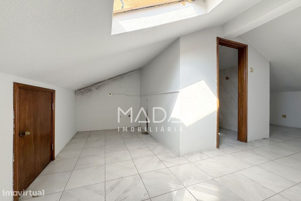 Apartamento T2+1 (último piso) c/sótão no centro histórico de Braga