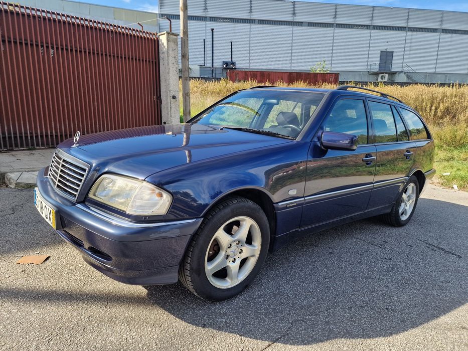 Mercedes-Benz C180 Gasolina | 2001 | Sempre assistida na Mercedes