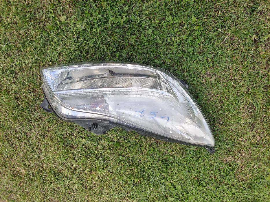 Opel Insignia A zderzak przód przedni
