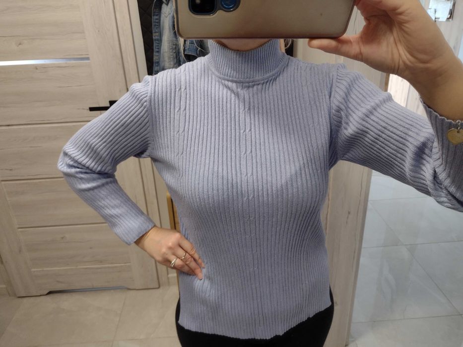 Sweter z golfem rozmiar M