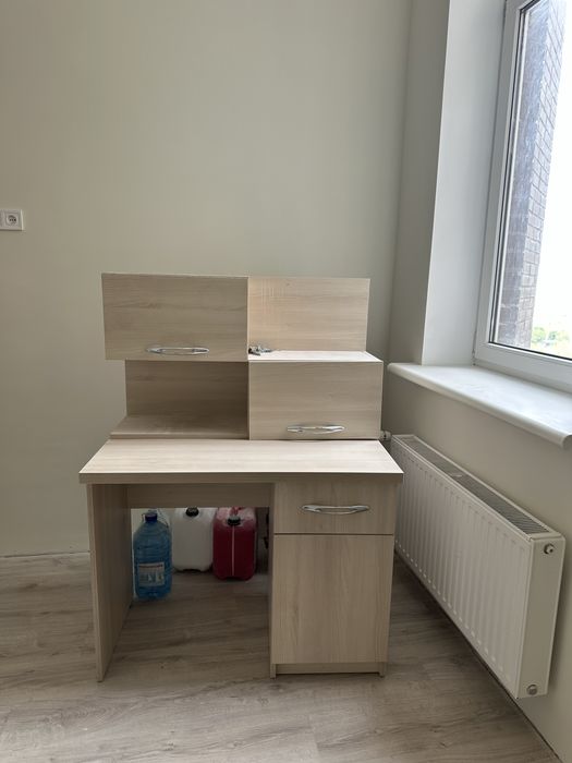 Продам письмовий стіл +тумба