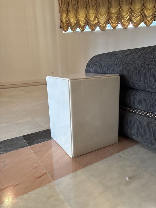 Mesa de apoio de Marmore em excelente estado