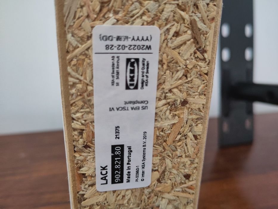 Estante de parede IKEA modelo Lack