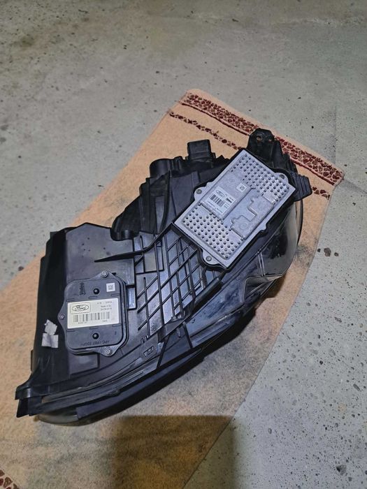 LAMPA prawa przód LED ford s-max MK2