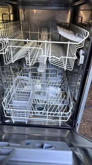 Посудомийка Hotpoint-Ariston LST 116