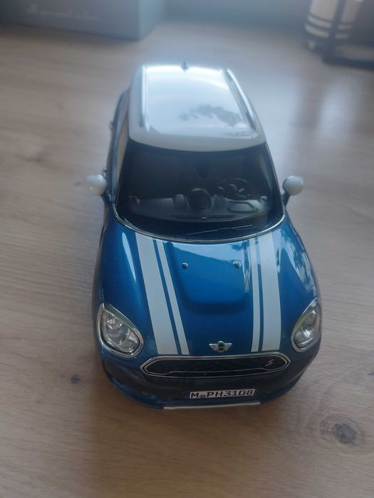 Samochód kolekcjonerski mini countryman 1:18