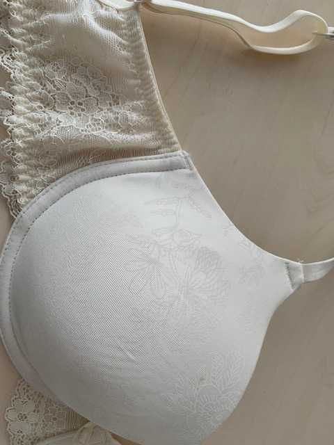 Kremowy biustonosz Debenhams rozmiar 65 DD