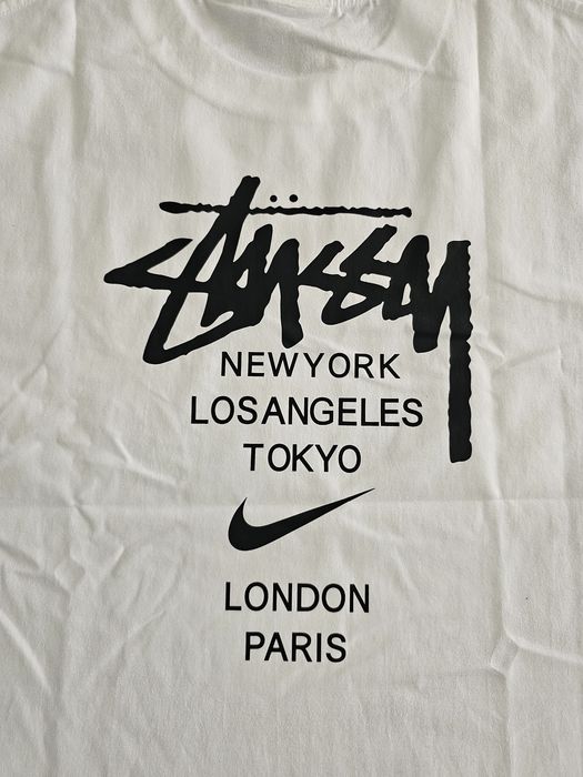 Stüssy x Nike T-Shirt Branca M – Streetwear Premium