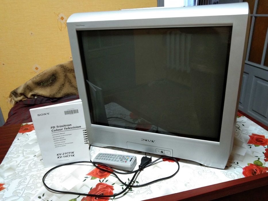 Телевізор SONY Trinitron в ідеальному стані, все працює, дігональ 52см